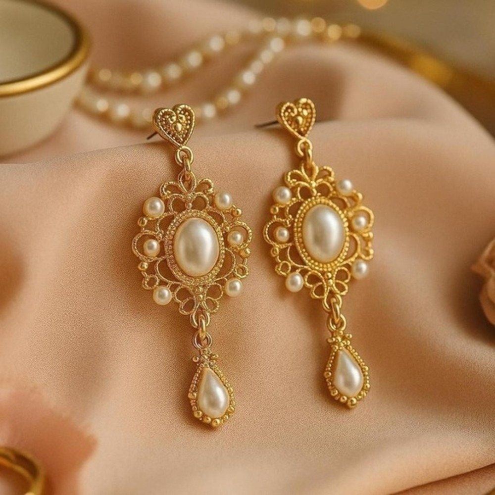 Vintage style Gold Pearl Drop Earrings Baroque‎ Queen Scepter Dangle statement